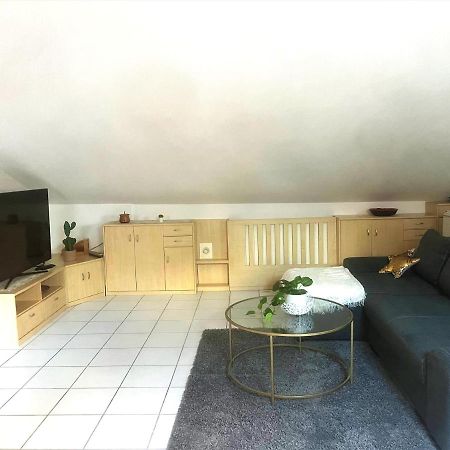 Moeblierte 3 Zimmer Apartment - Mit Smart Tv, Wlan Und Kostenfreie Parkplaetze Schloss Holte-Stukenbrock Bagian luar foto