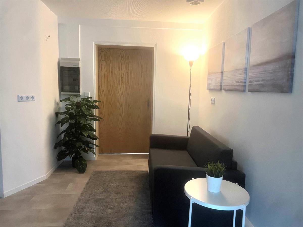 Moeblierte 3 Zimmer Apartment - Mit Smart Tv, Wlan Und Kostenfreie Parkplaetze Schloss Holte-Stukenbrock Bagian luar foto